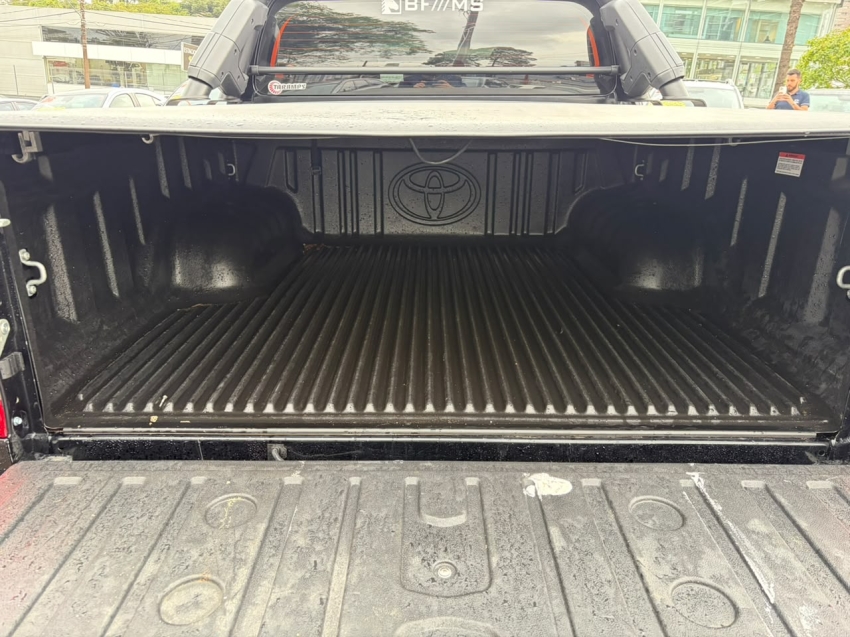 toyota hilux 2.8 d-4d turbo diesel cd sr 4x4 automatico 4p 202519