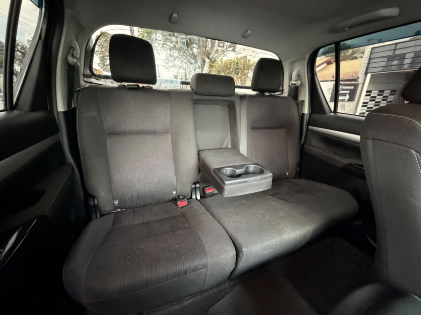 toyota hilux 2.8 d-4d turbo diesel cd sr 4x4 automatico 4p 202518