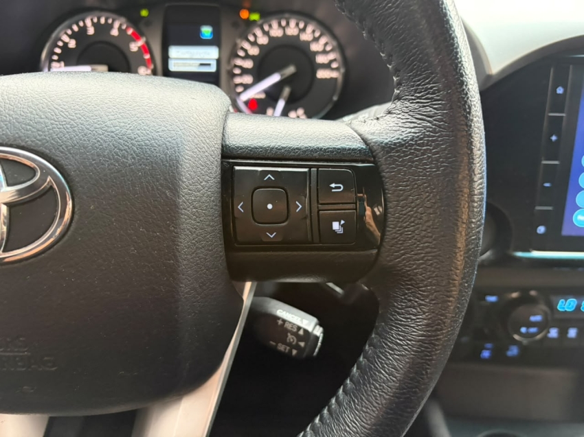 toyota hilux 2.8 d-4d turbo diesel cd sr 4x4 automatico 4p 202512