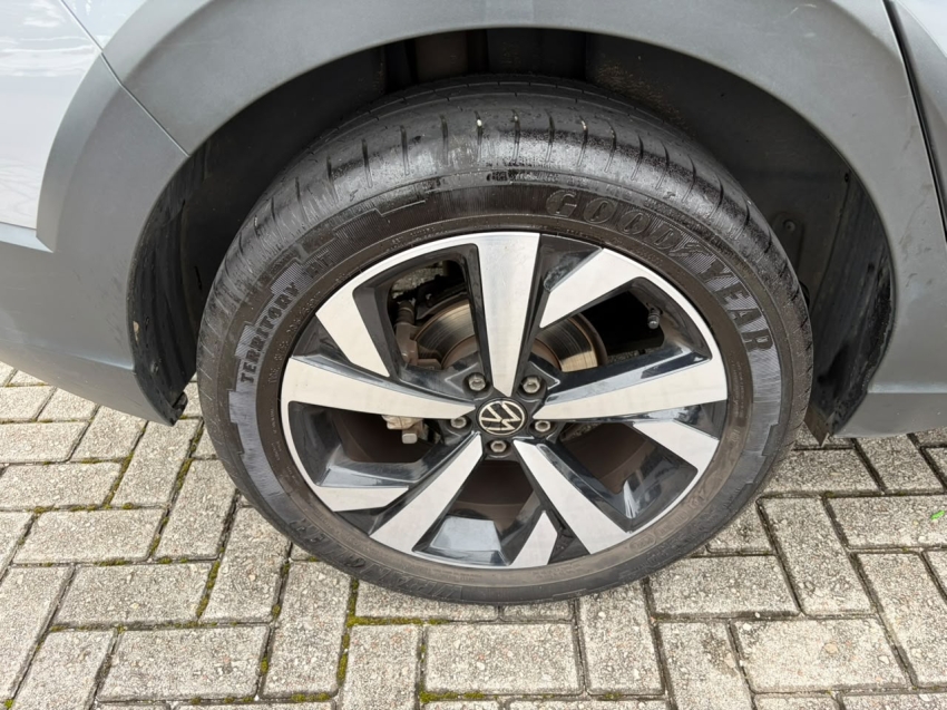 volkswagen nivus 1.0 200 tsi total flex highline automatico 4p 202319