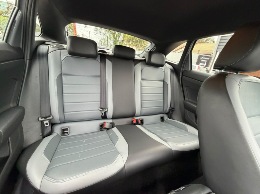 volkswagen nivus 1.0 200 tsi total flex highline automatico 4p 202318