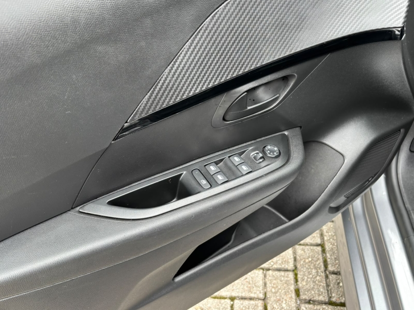 peugeot 208 1.6 16v flex active at6 4p automatico 202419