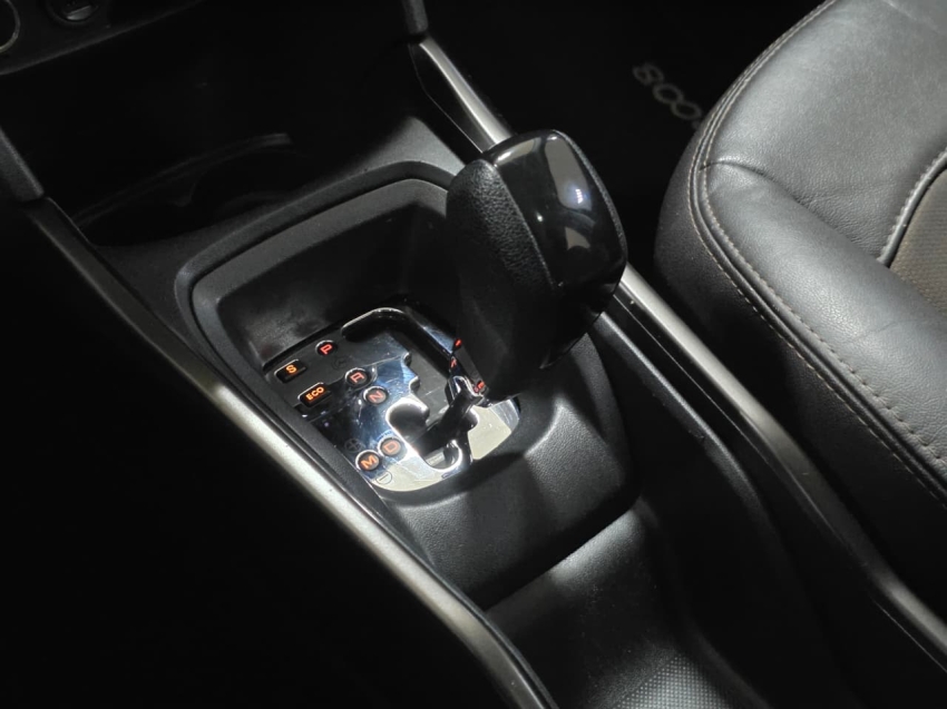 peugeot 2008 1.6 16v flex griffe 4p automatico 201710