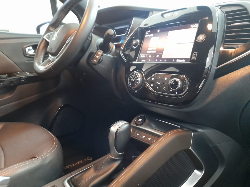 renault captur 1.3 tce flex iconic x-tronic 4p automatico 2023
