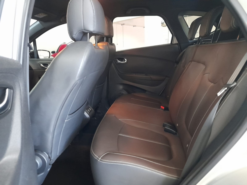 renault captur 1.3 tce flex iconic x-tronic 4p automatico 2023