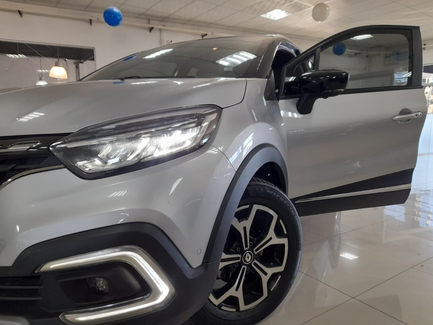 renault captur 1.3 tce flex iconic x-tronic 4p automatico 2023