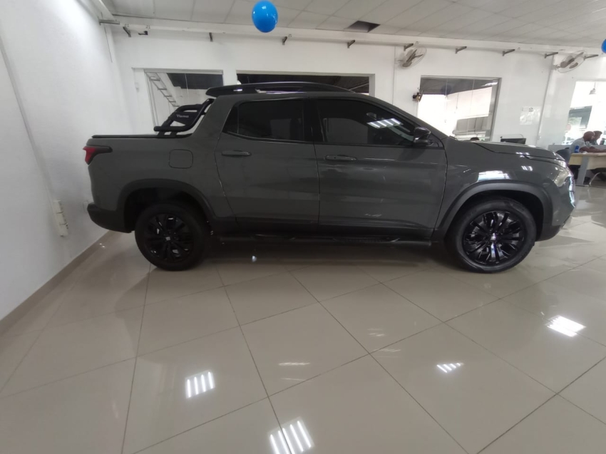 fiat toro 1.3 turbo 270 flex volcano at6 2023