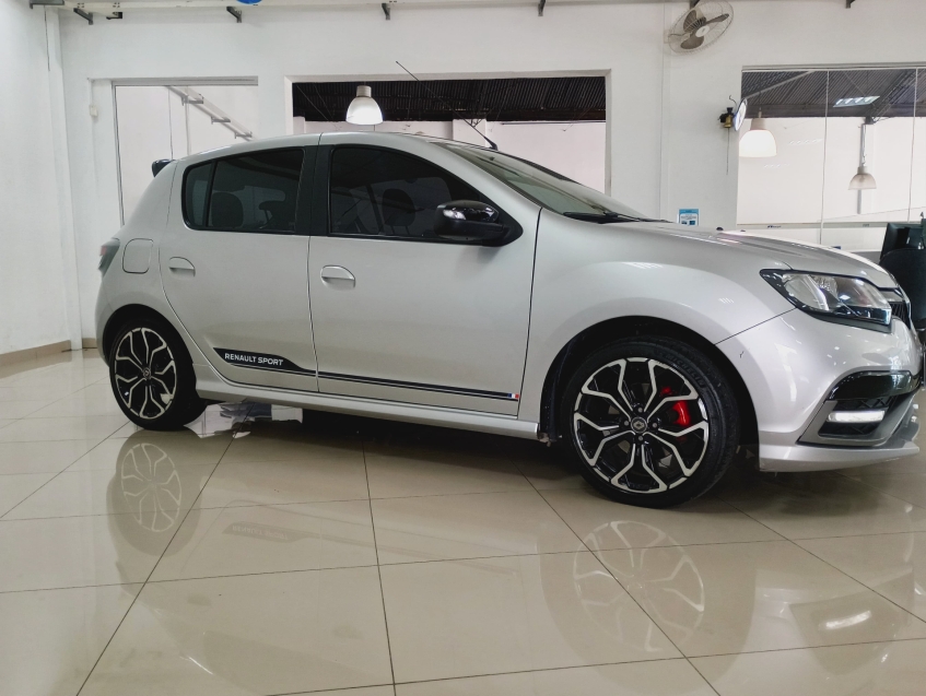renault sandero 2.0 16v hi-flex rs manual 2021