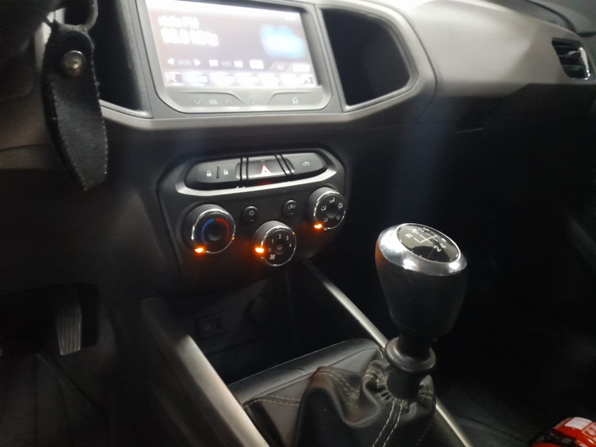 chevrolet prisma 1.0 mpfi lt 8v flex 4p manual 2015