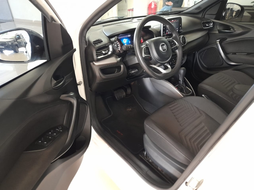 fiat cronos 1.8 e.torq flex hgt at6 4p automatico 2020