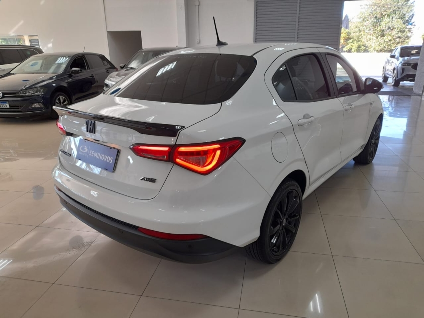 fiat cronos 1.8 e.torq flex hgt at6 4p automatico 2020