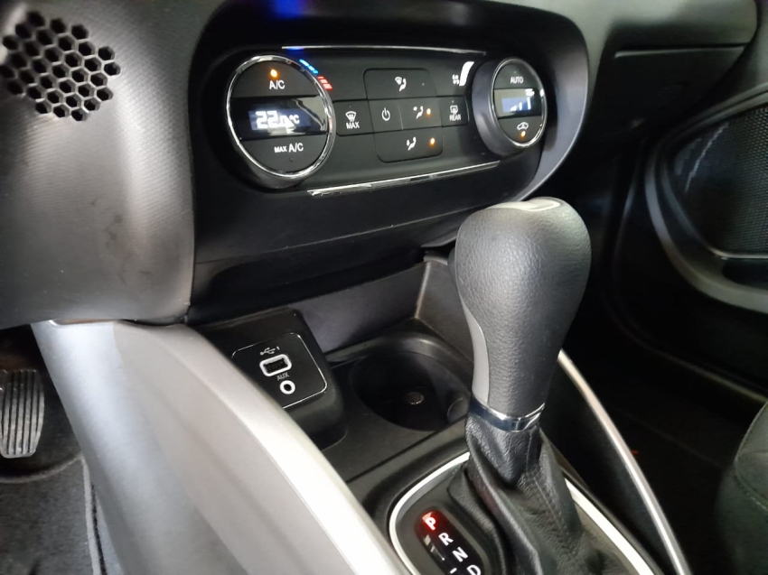 fiat cronos 1.8 e.torq flex hgt at6 4p automatico 2020
