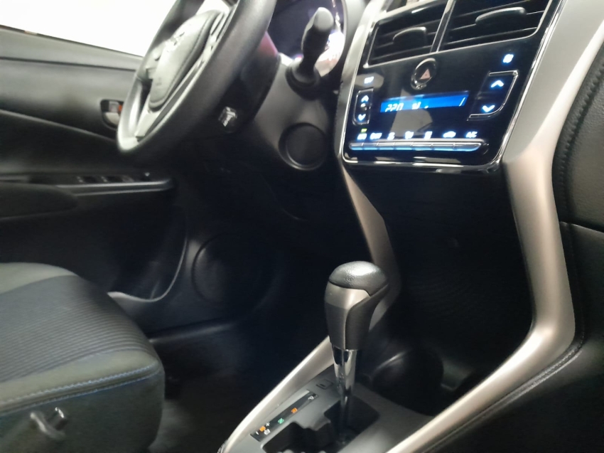 toyota yaris 1.5 16v flex xl plus connect multidrive 4p automatico 2021