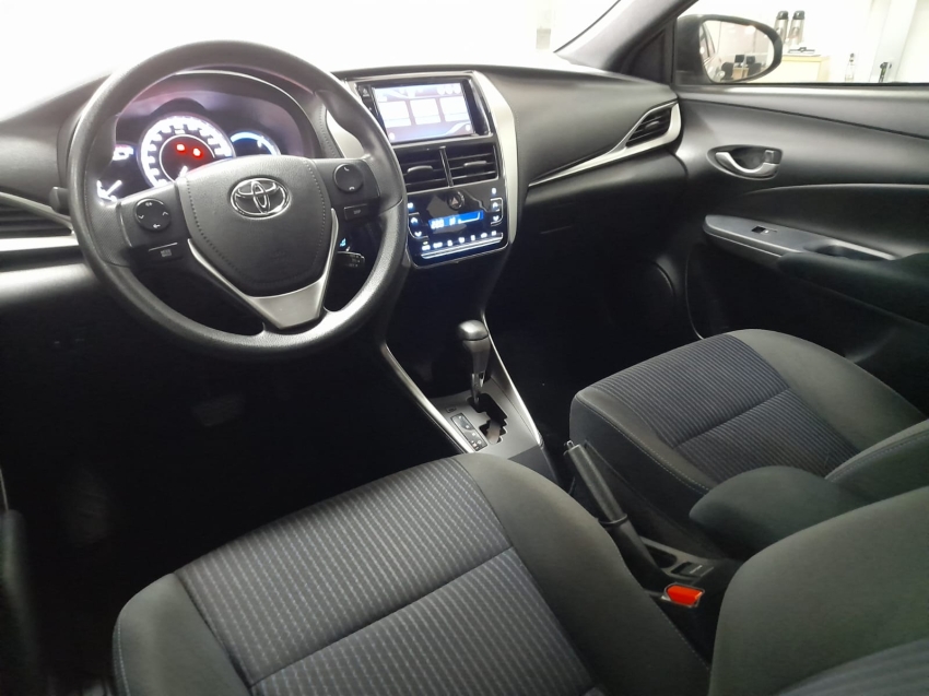 toyota yaris 1.5 16v flex xl plus connect multidrive 4p automatico 2021