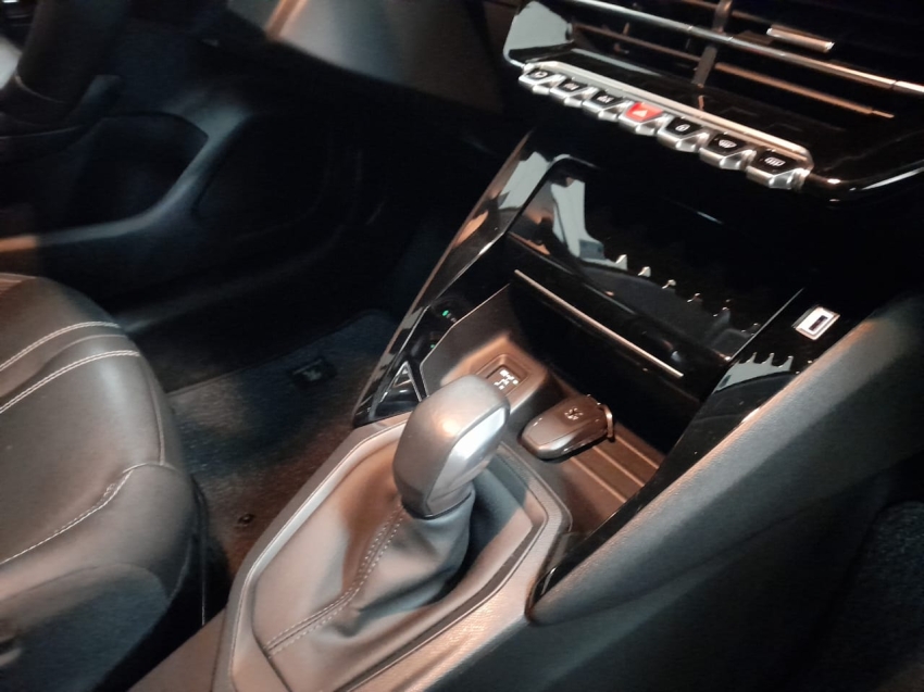 peugeot 208 1.6 16v flex allure at6 4p automatico 2022