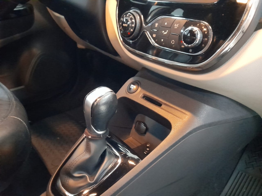 renault captur 1.6 16v sce flex intense x-tronic 4p automatico 2020