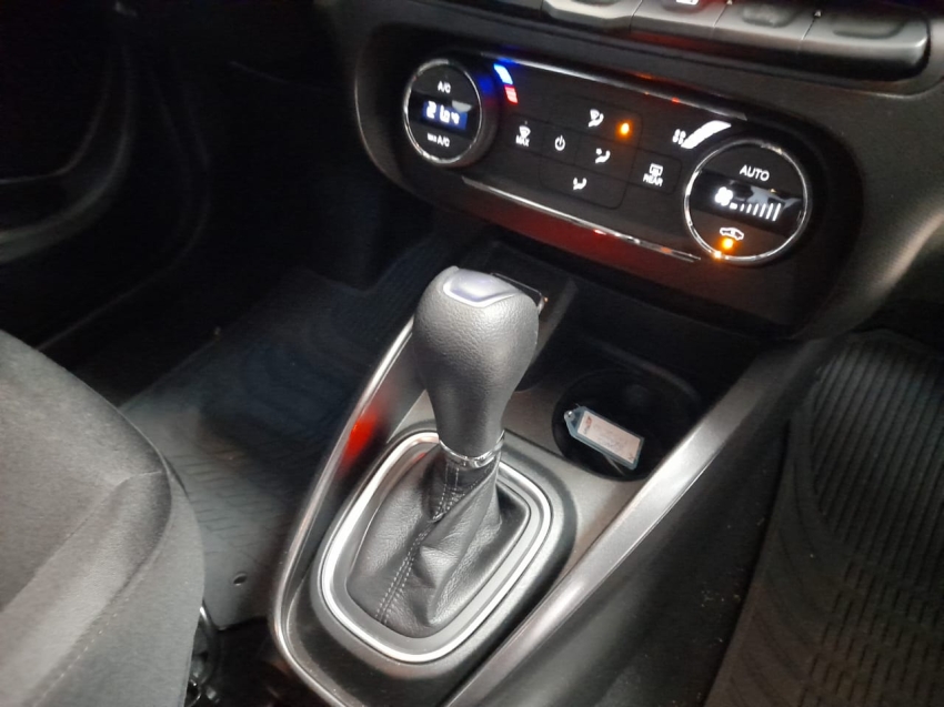 fiat cronos 1.3 firefly flex drive cvt 4p automatico 2025