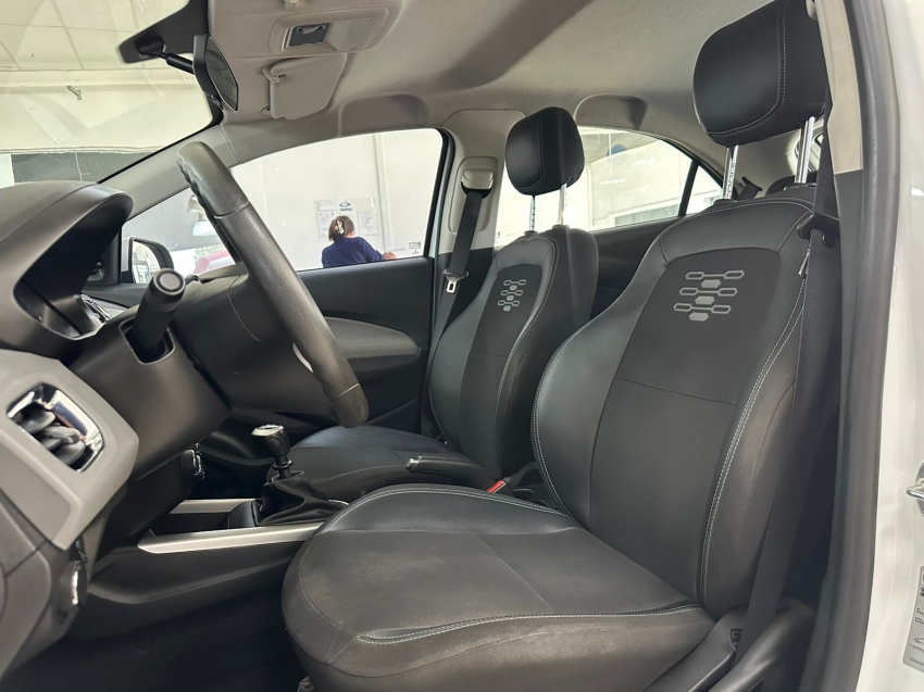 chevrolet onix 1.0 mpfi lt 8v flex 4p manual 2019