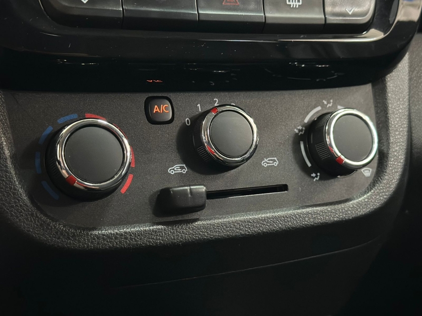 renault kwid 1.0 12v sce flex outsider manual 4p 2023