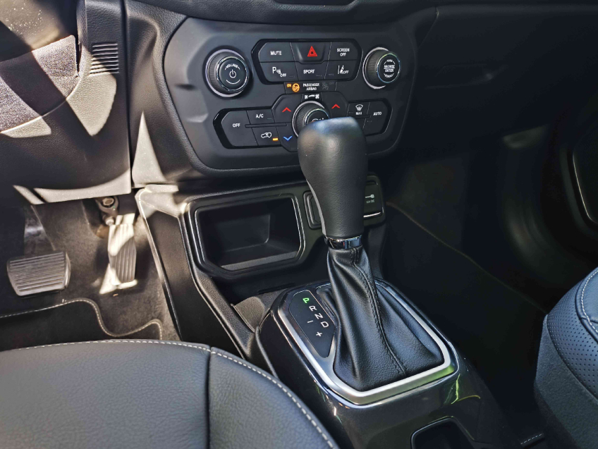 jeep renegade 1.3 t270 turbo flex longitude at6 4p automatico 2024
