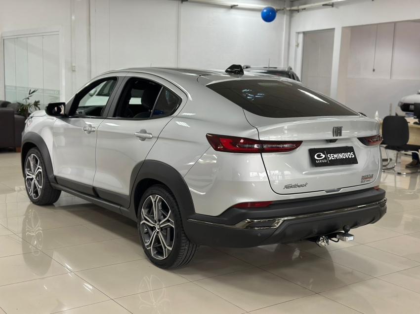 fiat fastback 1.0 turbo 200 flex impetus cvt 4p automatico 2025