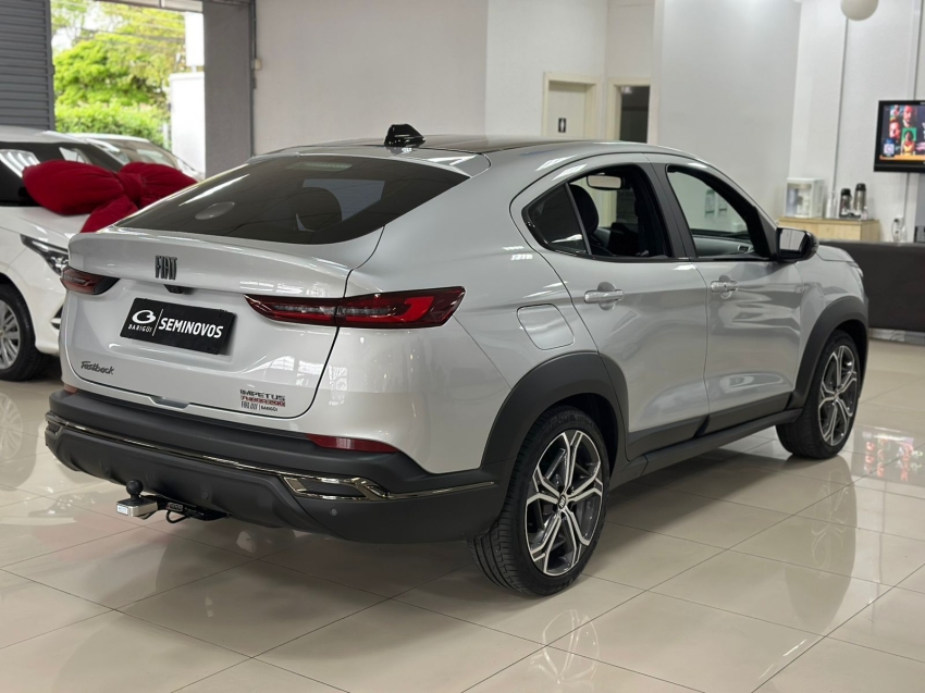 fiat fastback 1.0 turbo 200 flex impetus cvt 4p automatico 2025