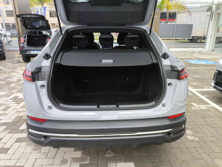 fiat fastback 1.0 flex automatico 2025