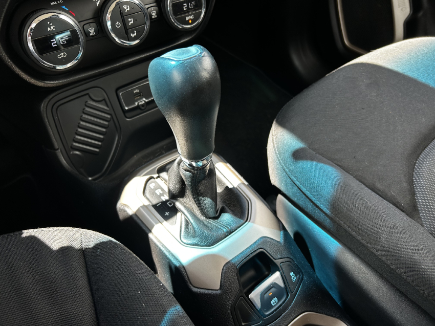 jeep renegade 1.8 16v flex longitude 4p automatico 201615