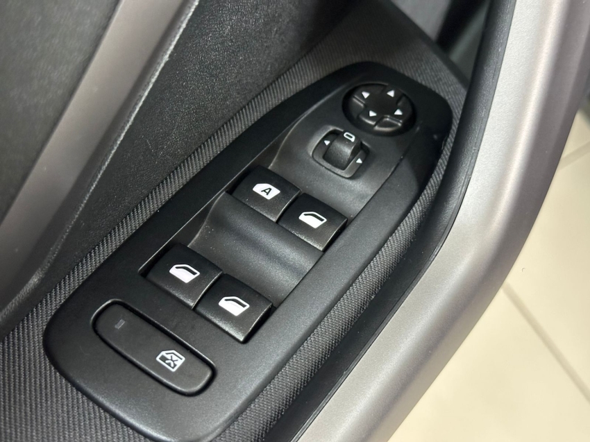 peugeot 2008 flex automatico 2023/2414