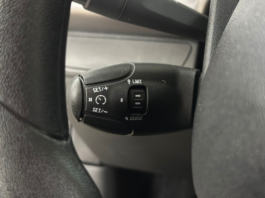 peugeot 2008 flex automatico 2023/2411