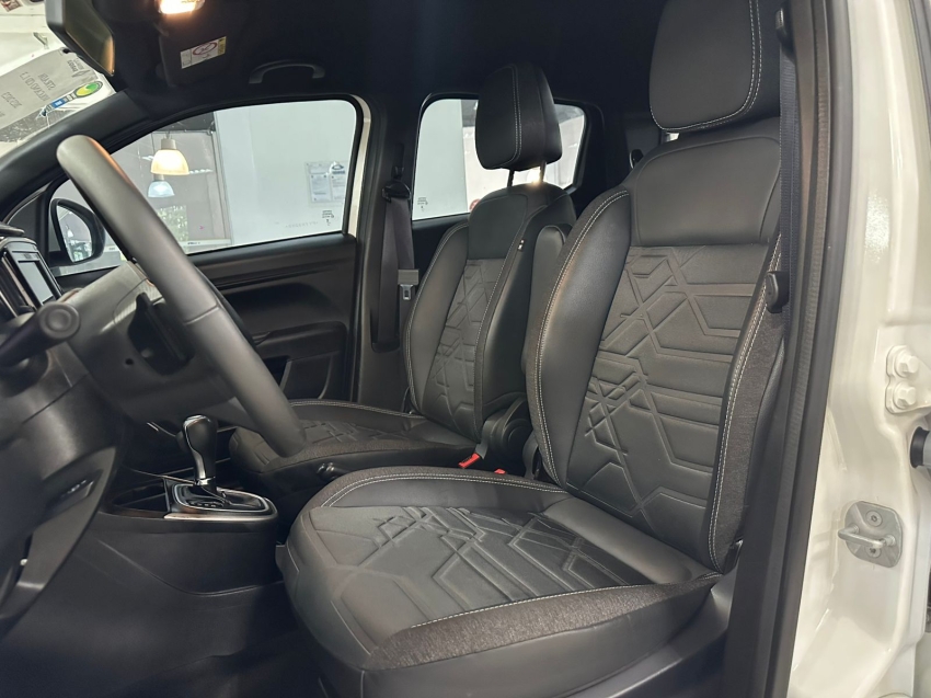 fiat strada 1.3 firefly flex volcano cd cvt 4p automatico 202314