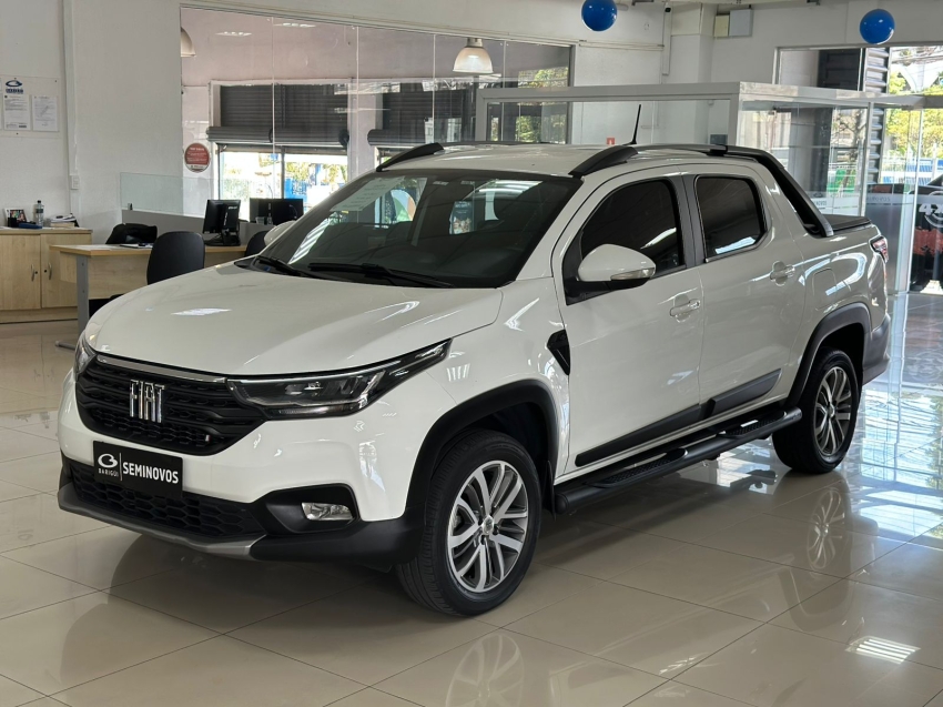 fiat strada 1.3 firefly flex volcano cd cvt 4p automatico 2023