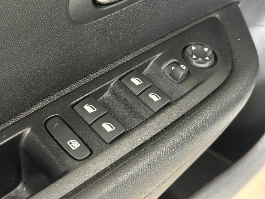 peugeot 208 1.0 firefly flex style manual 4p 202417