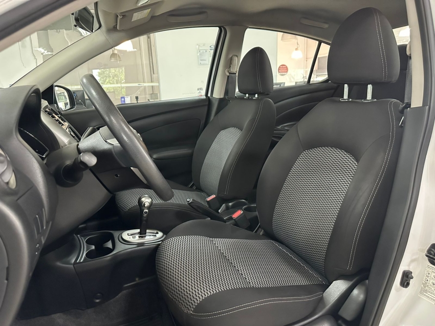 nissan versa 1.6 16v flexstart sv 4p xtronic flex automatico 202013