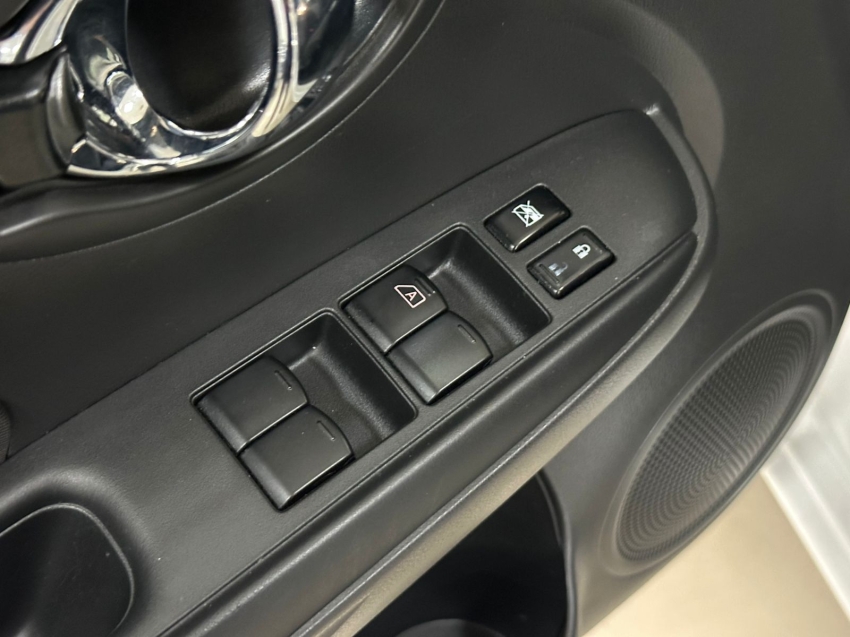 nissan versa 1.6 16v flexstart sv 4p xtronic flex automatico 202015