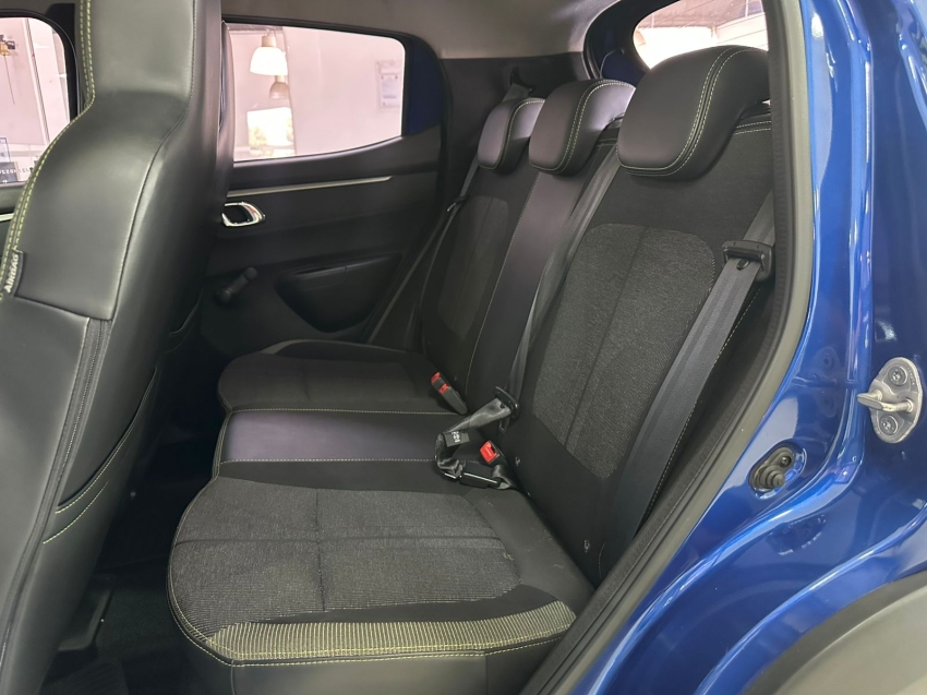 kwid outsider 1.0 12v7