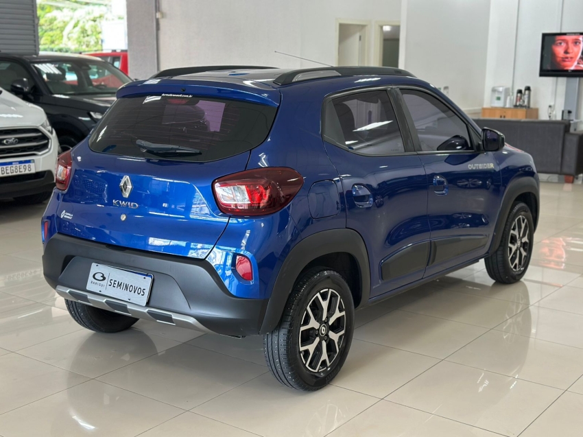 kwid outsider 1.0 12v3