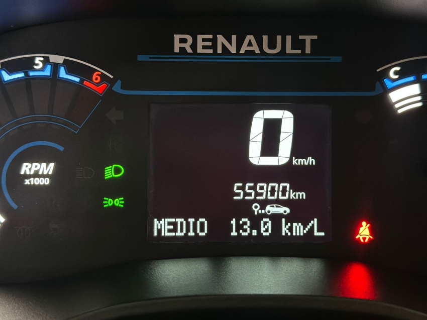 kwid outsider 1.0 12v8