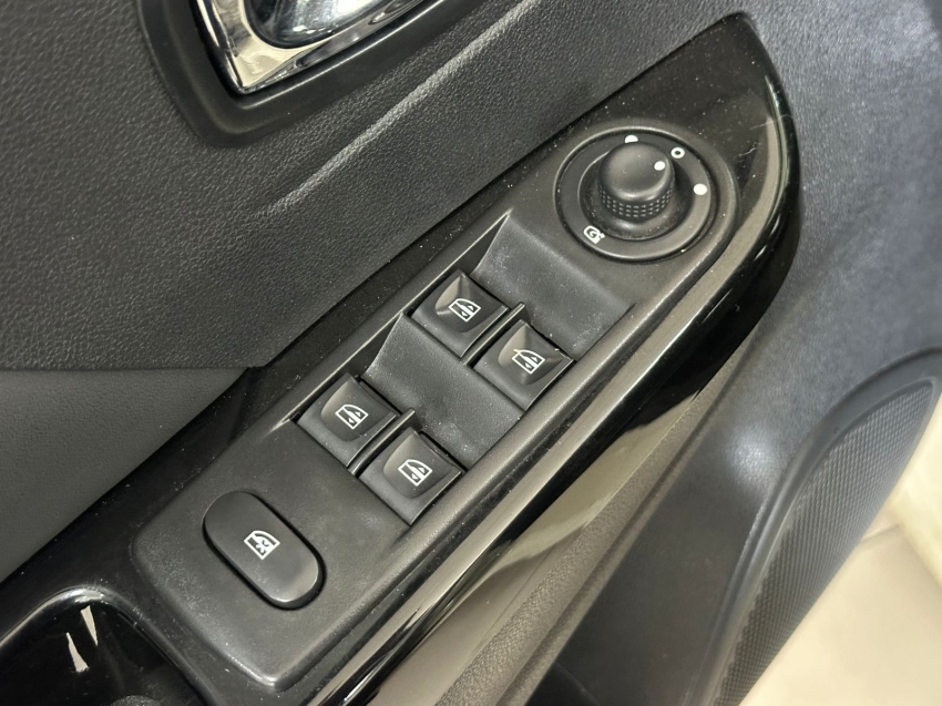 renault captur 2.0 16v hi-flex intense automatico flex 4p 201815