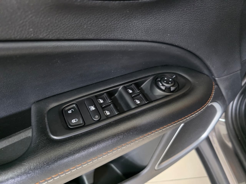 jeep compass 2.0 16v flex longitude automatico 4p 202113