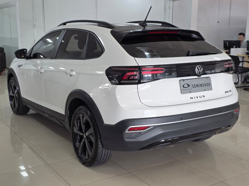volkswagen nivus 1.0 200 tsi total flex highline automatico 4p 20241