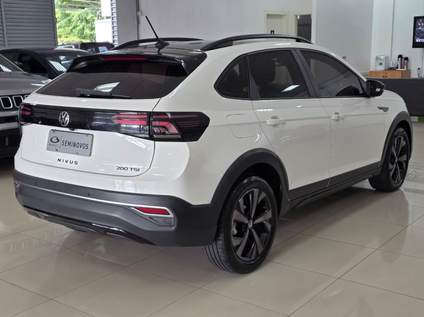 volkswagen nivus 1.0 200 tsi total flex highline automatico 4p 20243