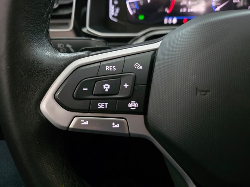 volkswagen nivus 1.0 200 tsi total flex highline automatico 4p 202412