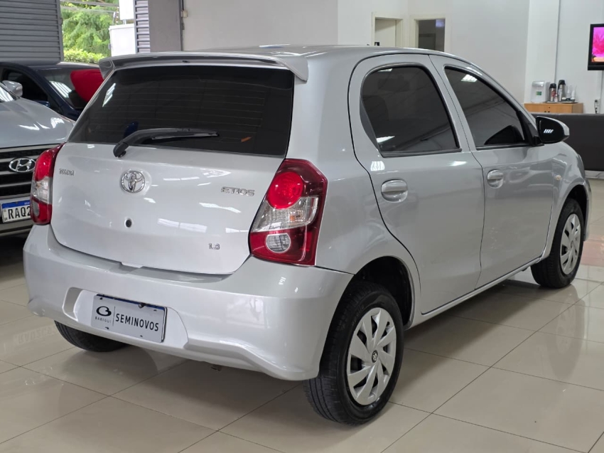 toyota etios 1.3 x 16v flex 4p manual 20203