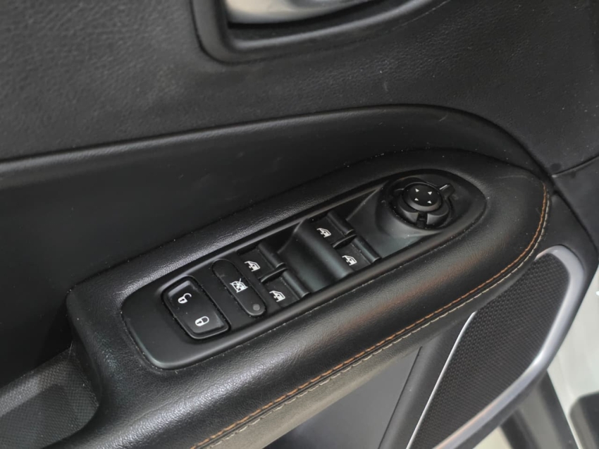 jeep compass 2.0 16v flex sport automatico 4p 202016