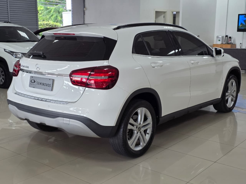 mercedes-benz gla 200 1.6 cgi flex advance 7g-dct 4p automatico 20193