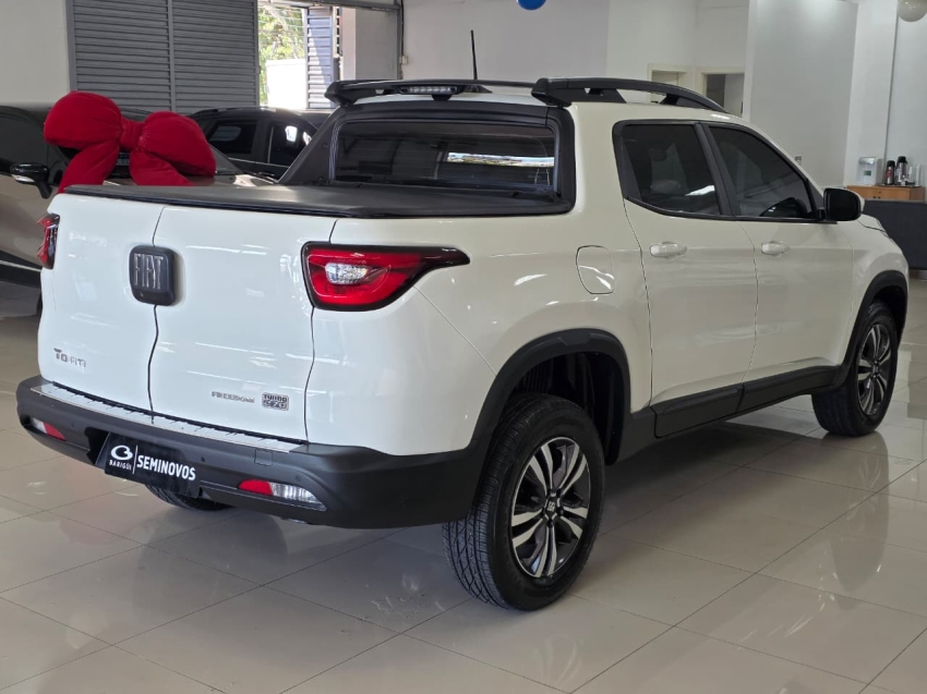 fiat toro 1.3 turbo 270 flex freedom at6 4p automatico 20243
