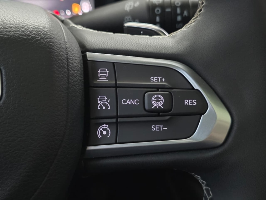jeep commander 2.0 hurricane 4 turbo gasolina blackhawk at9 4p automatico 202520