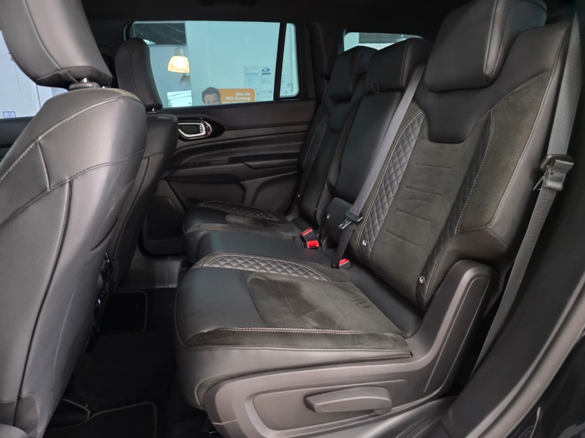 jeep commander 2.0 hurricane 4 turbo gasolina blackhawk at9 4p automatico 202513