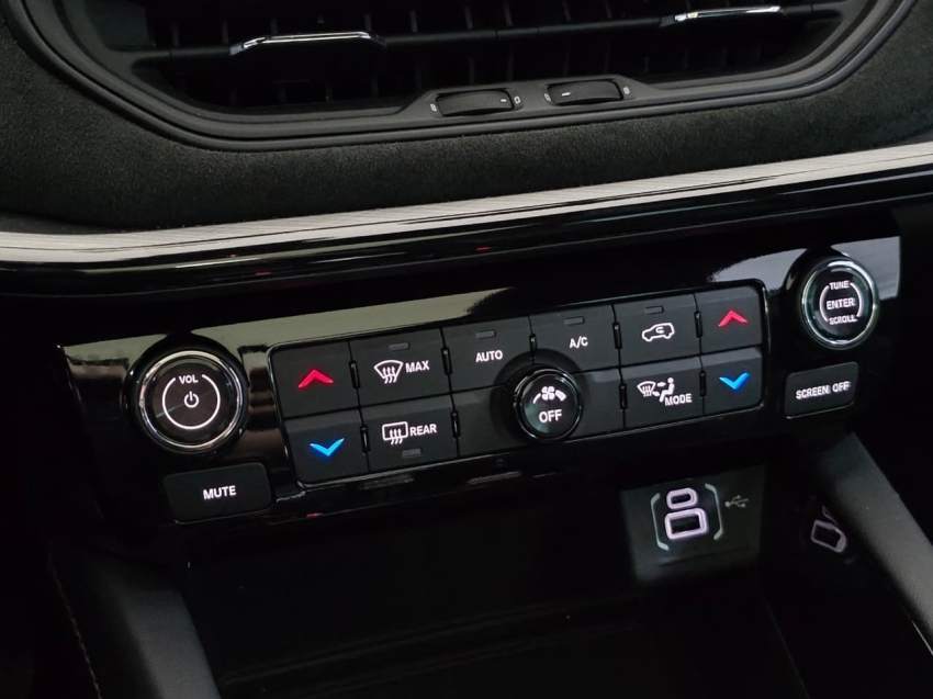 jeep commander 2.0 hurricane 4 turbo gasolina blackhawk at9 4p automatico 202511